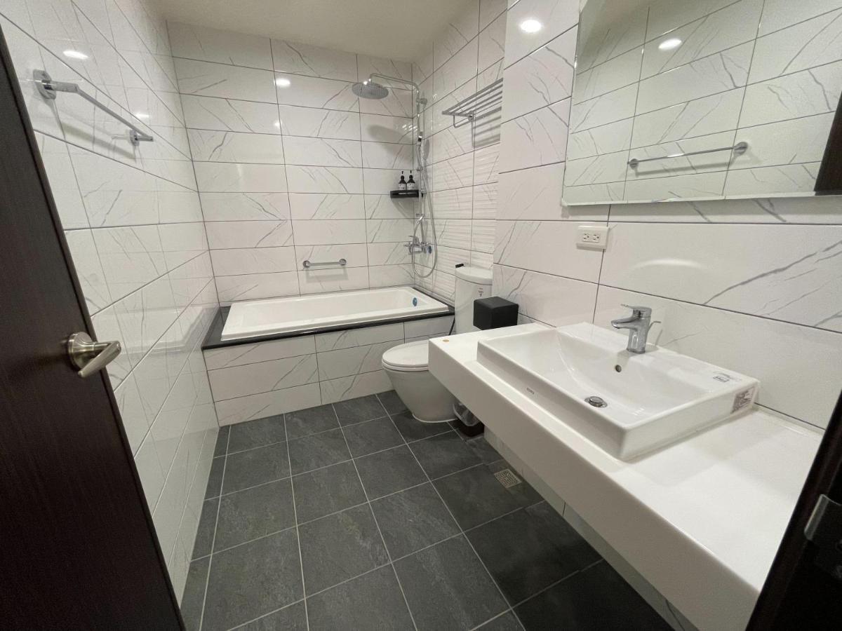 Six Seasons Inn - Qian He Tainan Dış mekan fotoğraf