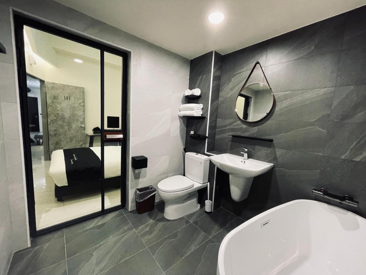 Six Seasons Inn - Qian He Tainan Dış mekan fotoğraf